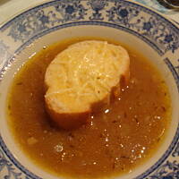 pyszna zupa cebulowa