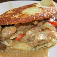 Placek po cygańsku o grzybowym aromacie kasiuli