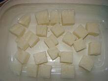 Fot. jaszczur, kostka grysikowa do rosolu