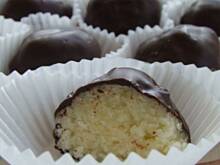 Fot. ilka76, Kulki  kokosowe w czekoladzie