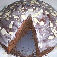 Babka marcepanowo-orzechowa