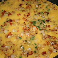 Omlet na Ziemniaczkach z Pomidorową Salsą