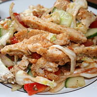 Sałatka z kotletów drobiowych kasiuli - sycąca