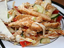 Fot. kasiul_a, Sałatka z kotletów drobiowych kasiuli - sycąca