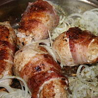 Roladki z jajem w śmietanowym sosie kasiuli