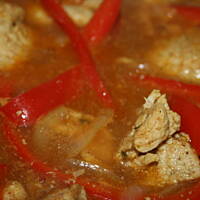 Kurczak o indyjskiej nucie w sosie curry kasiuli