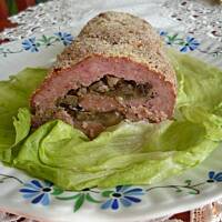 Pieczeń rzymska z pieczarkami i cebulką