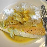 Łosoś z cykorią i pomarańczami