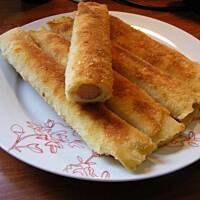 naleśniki z parówką i żółtym serem