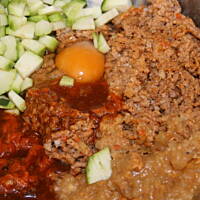 Naleśniki z mięsem pod pomidorową kołderką kasiuli