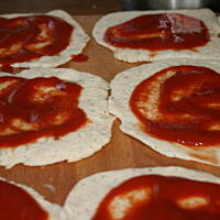 MAX - pierogi drożdżowe z serem i szynką kasiuli