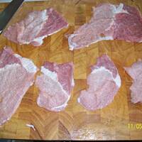 Schabowy z pieczarkami i szparagami