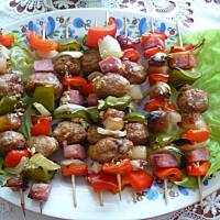 Szaszłyki z klopsikami