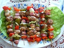 Fot. onlyred, Szaszłyki z klopsikami