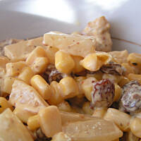 Żółta sałatka z kurczakiem