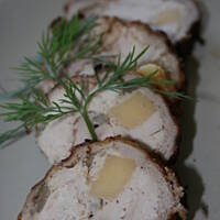 Rolada z polędwiczki kurczaka  i pieczarek kasiuli