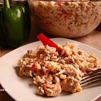 Sałatka ryżowa z kurczakiem i słonecznikiem