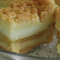 Szarlotka z jabłkami i budyniem