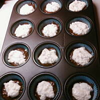 Muffinki mocno czekoladowe z białym serkiem