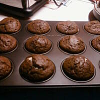 Muffinki mocno czekoladowe z białym serkiem