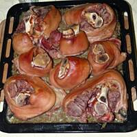 Golonko w piwie Gumci zapiekane z kiszoną kapustą