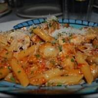 Zapiekany makaron z łososiem