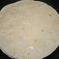 Quesadillas czyli placki tortilla z masą kurczakowo-serową