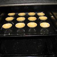 Babeczki z budyniem i wiśnienką