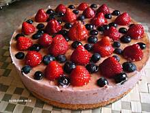 Fot. Mloda, Tort truskawkowo - jagodowy