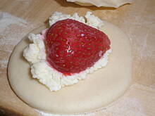 Fot. bozena28, pierogi serowo truskawkowe