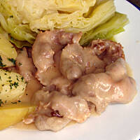 Żołądki z kurczaka w sosie śmietanowym