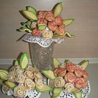 Bukiet różyczek z kruchego ciasta