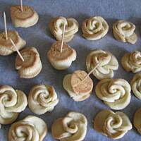 Bukiet różyczek z kruchego ciasta