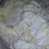 Tort  Mascarpone brzoskwiniowo-migdalowy