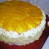 Tort  Mascarpone brzoskwiniowo-migdalowy