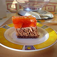 Biszkopt  z musem truskawkowym