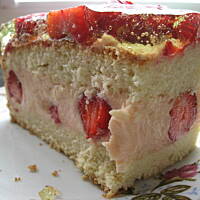 Tort truskawkowy z galaretką  Marty