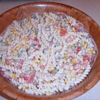 Sałatka makaronowa z papryką