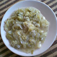 Młoda kapusta na mesełku- dziadziusia