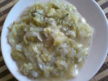 Fot. Basiek33, Młoda kapusta na mesełku- dziadziusia