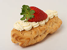 Fot. Wkn, Eklery z serkiem mascarpone i truskawkami