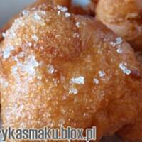 Racuchy z rabarbarem