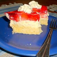 Ciasto z truskawkami i kremem budyniowym