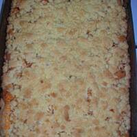 Ciasto z jabłkiem lub czereśniami lub rabarbarem