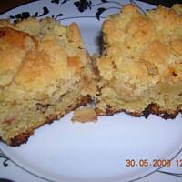 Ciasto z jabłkiem lub czereśniami lub rabarbarem