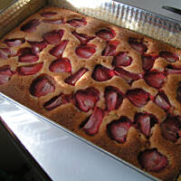 Placek z sezonowymi owocami