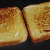 Tosty z cynamonem i cukrem pudrem