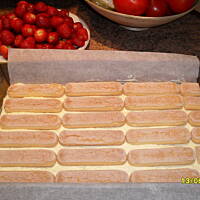 Ciacho z truskawkami bez pieczenia