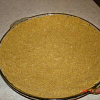 Sernik na zimno z brzoskwiniami