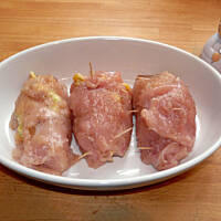 Zielono żółte kieszonki roladki z kurczaka